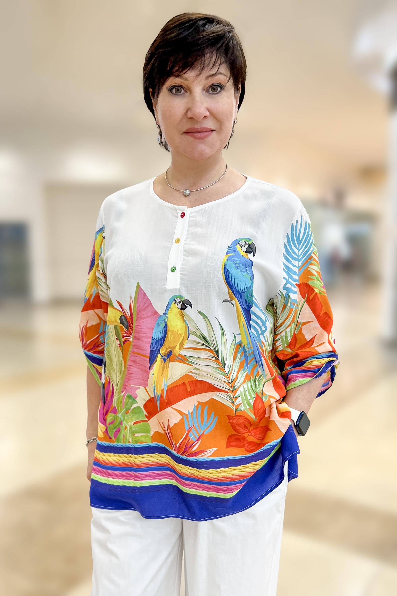 Блуза с попугаем