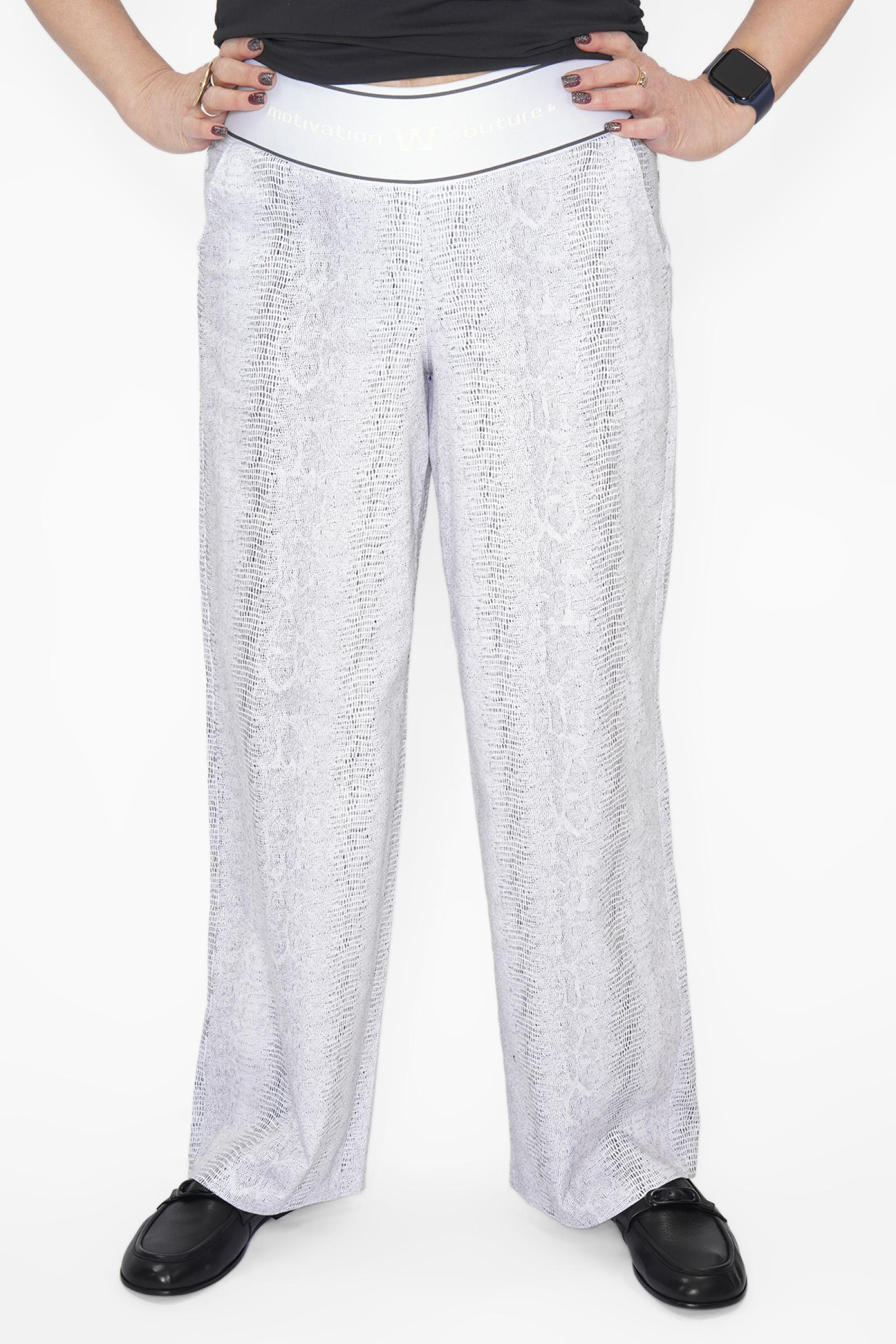 Брюки прямые питон бел.