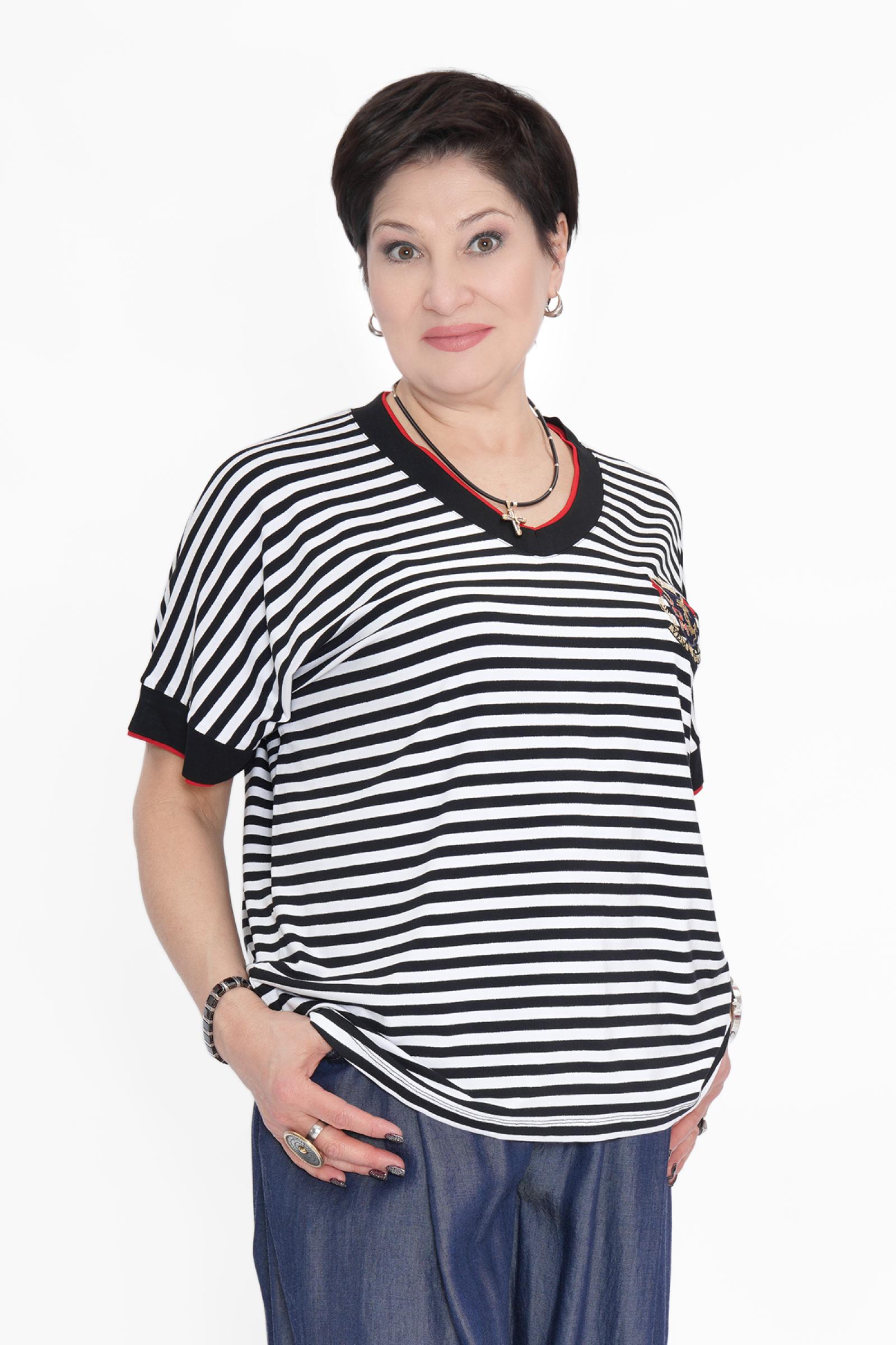 Футболка V вырез герб ч/б