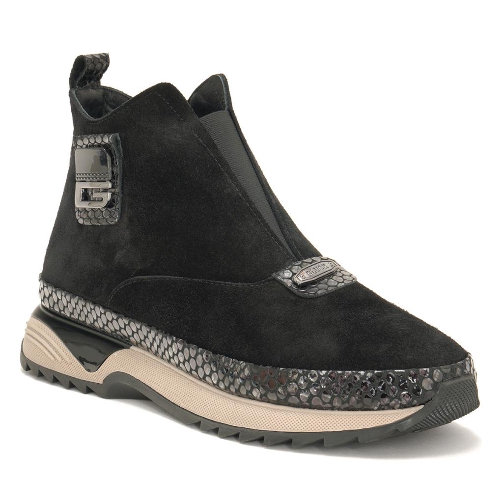 Кроссовки женские