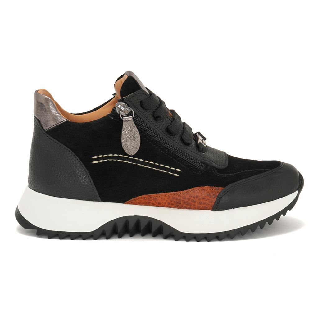 Кроссовки женские