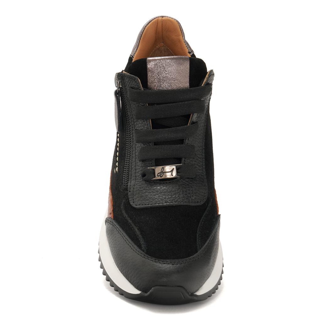 Кроссовки женские