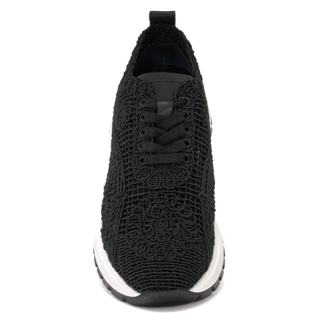 Кроссовки женские