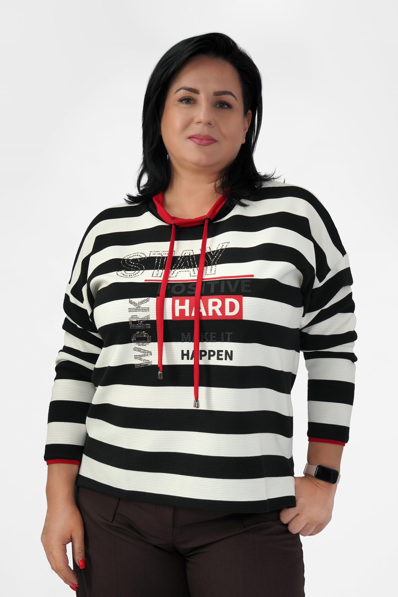 Свитшот ч/б красная стойка