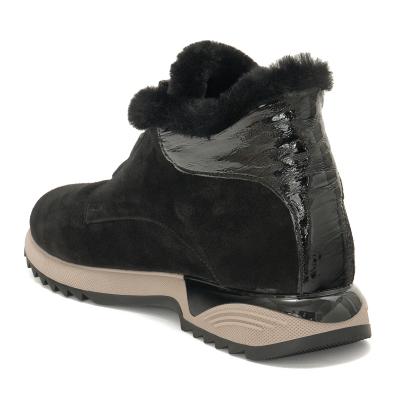 Кроссовки женские