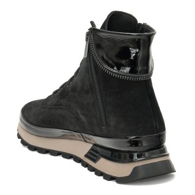 Кроссовки женские