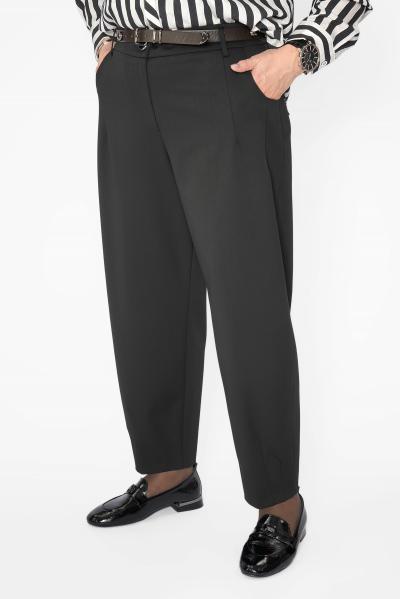 Брюки черные клепки на ремне