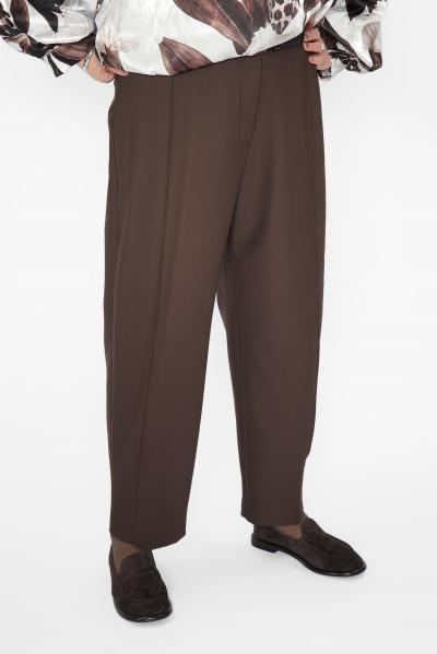 Брюки коричневые со стрелкой