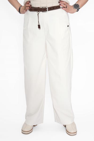 Брюки молочный с ремнем