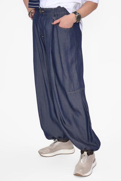 Джинсы на кулиске