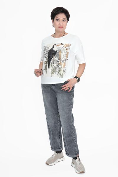 Футболка молочная попугаи