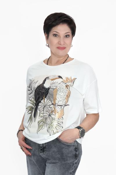 Футболка молочная попугаи