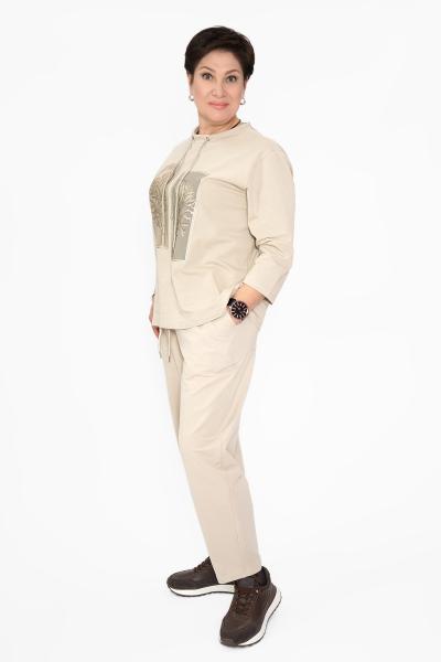 Костюм бежевый