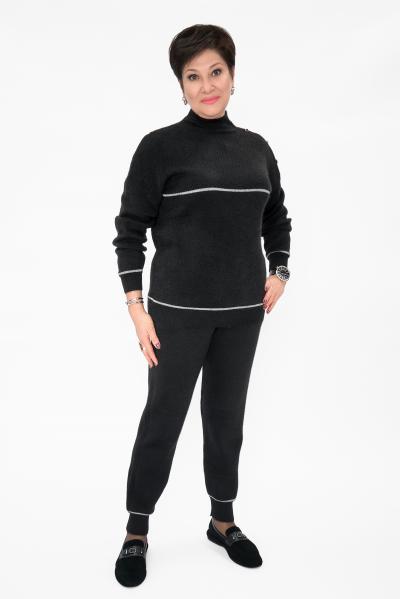 Костюм брючный пуговицы на плече 2025Г.