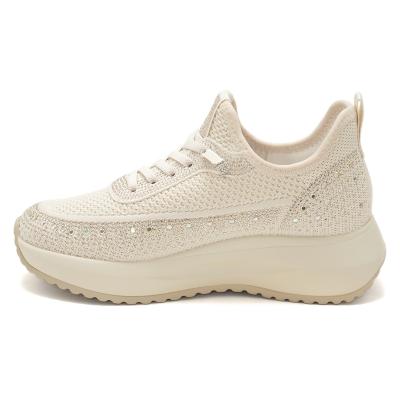 Кроссовки женские