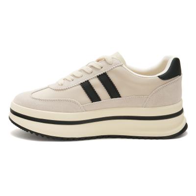 Кроссовки женские